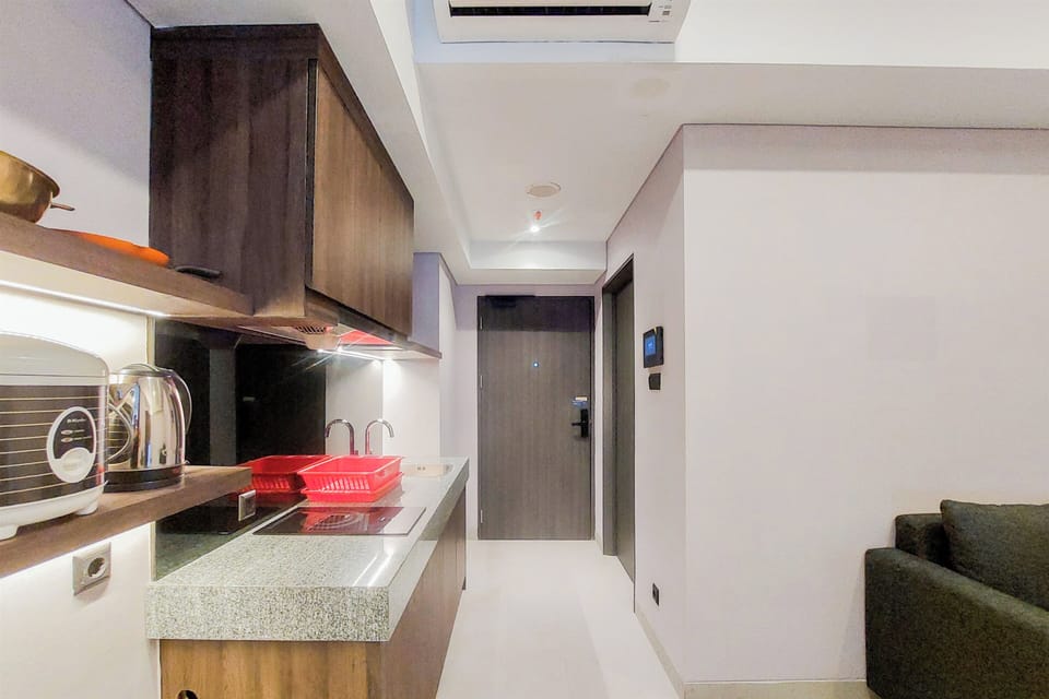 Apartment | Private kitchen | Full-size fridge, stovetop, electric kettle