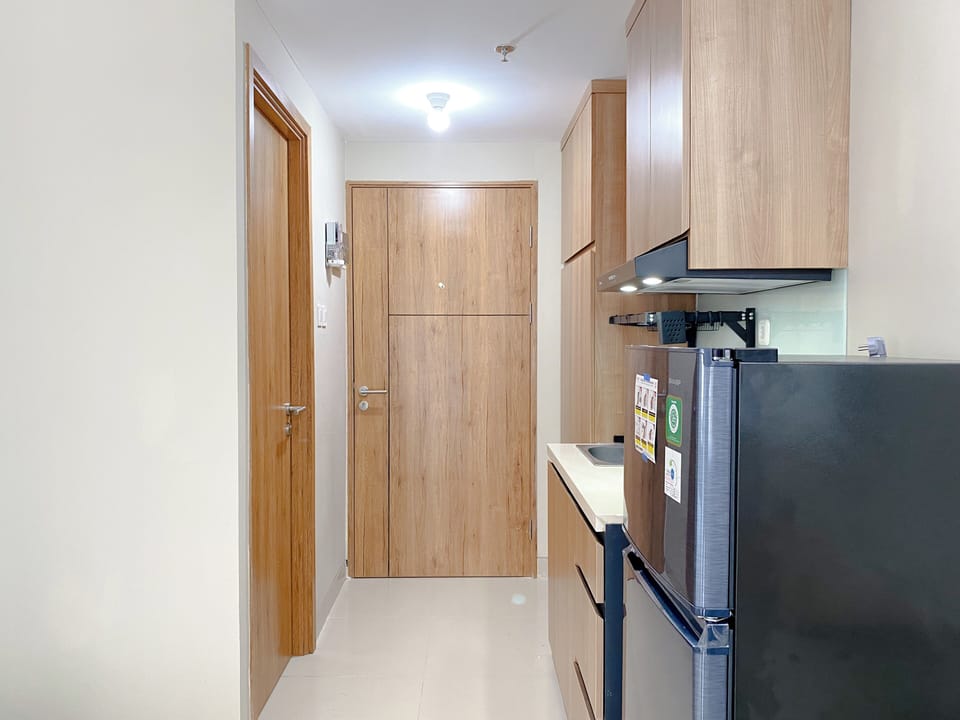Studio | Private kitchen | Full-size fridge, stovetop, electric kettle
