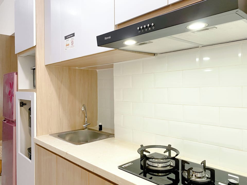 Studio | Private kitchen | Full-size fridge, stovetop, electric kettle