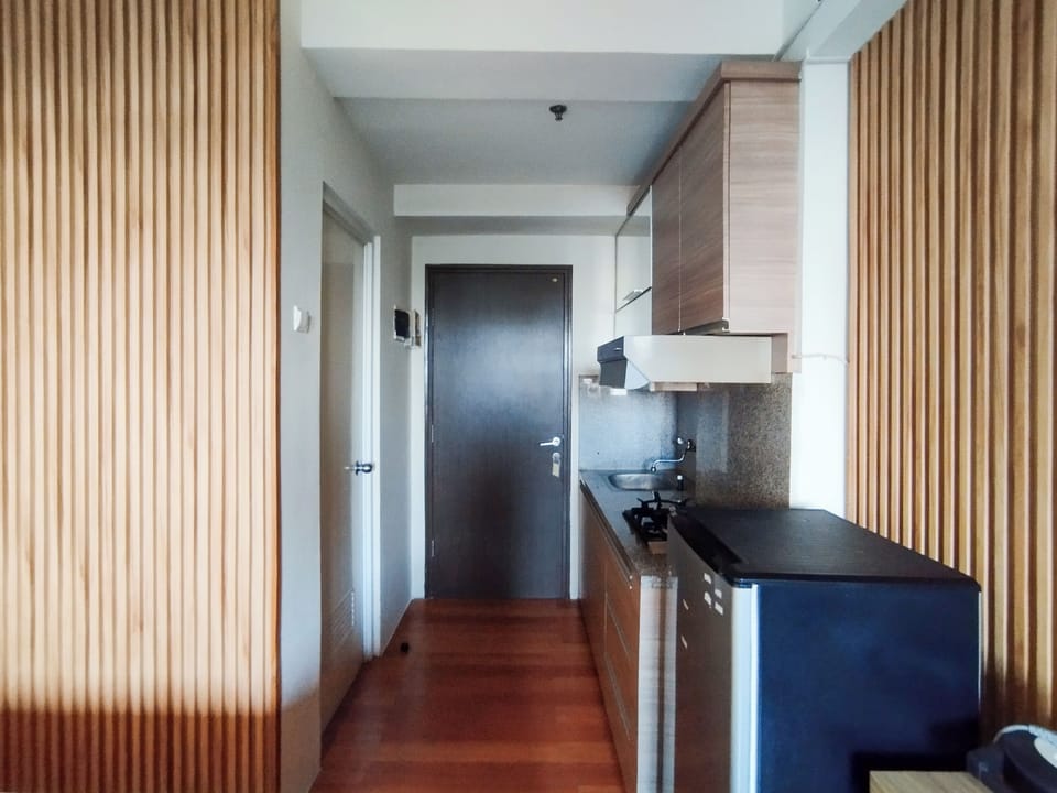 Studio | Private kitchen | Full-size fridge, stovetop
