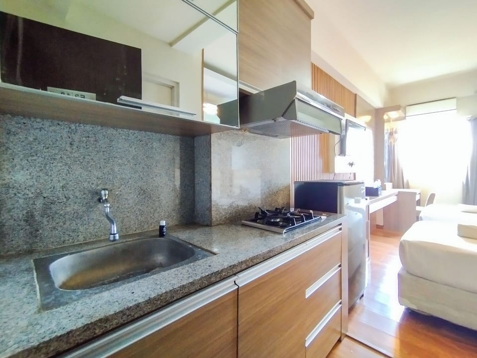 Studio | Private kitchen | Full-size fridge, stovetop