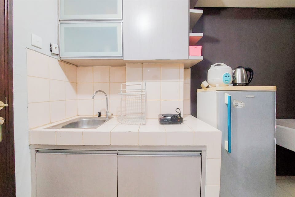 Studio | Private kitchen | Full-size fridge, stovetop, electric kettle