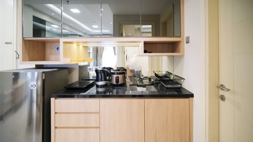 Apartment | Private kitchen | Full-size fridge, stovetop, electric kettle