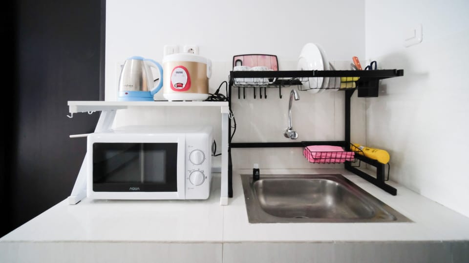 Studio | Private kitchen | Microwave, electric kettle