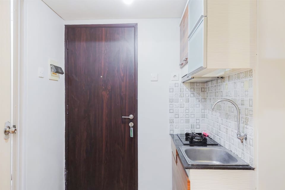 Studio | Private kitchen | Full-size fridge, stovetop, electric kettle