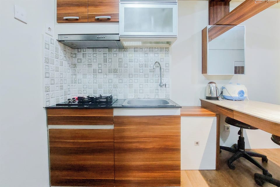Studio | Private kitchen | Full-size fridge, stovetop, electric kettle