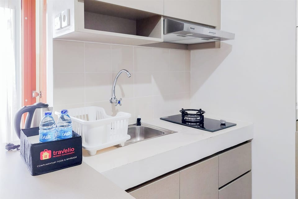 Apartment | Private kitchen | Full-size fridge, stovetop, electric kettle