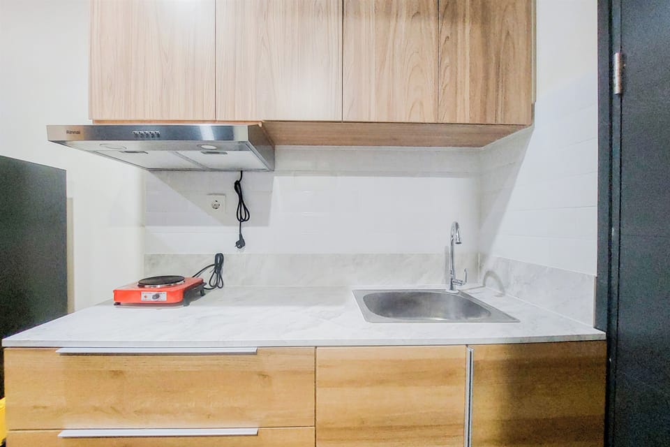 Studio | Private kitchen | Full-size fridge, stovetop, electric kettle, cookware/dishes/utensils