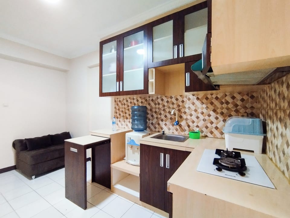 Apartment | Private kitchen | Full-size fridge, stovetop, electric kettle