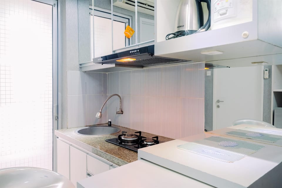 Apartment | Private kitchen | Fridge, stovetop, electric kettle, rice cooker