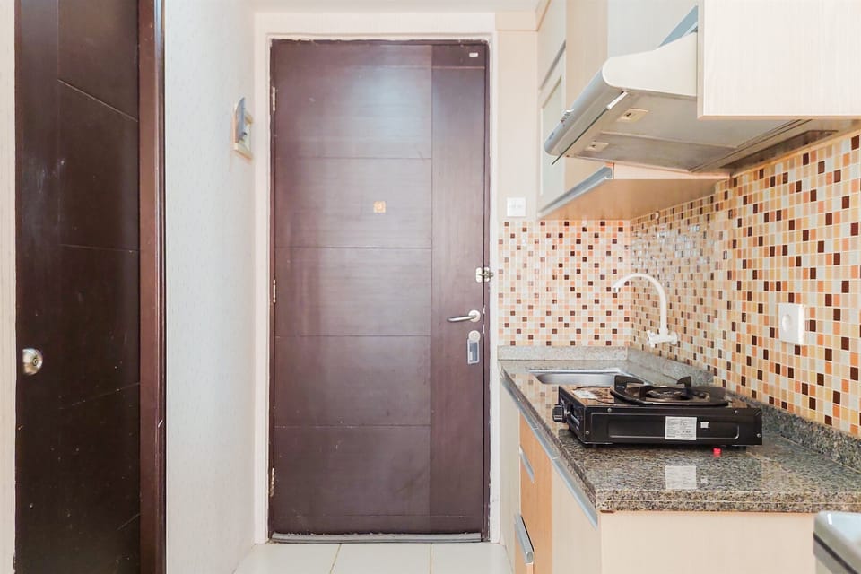 Studio | Private kitchen | Fridge, stovetop, electric kettle, rice cooker