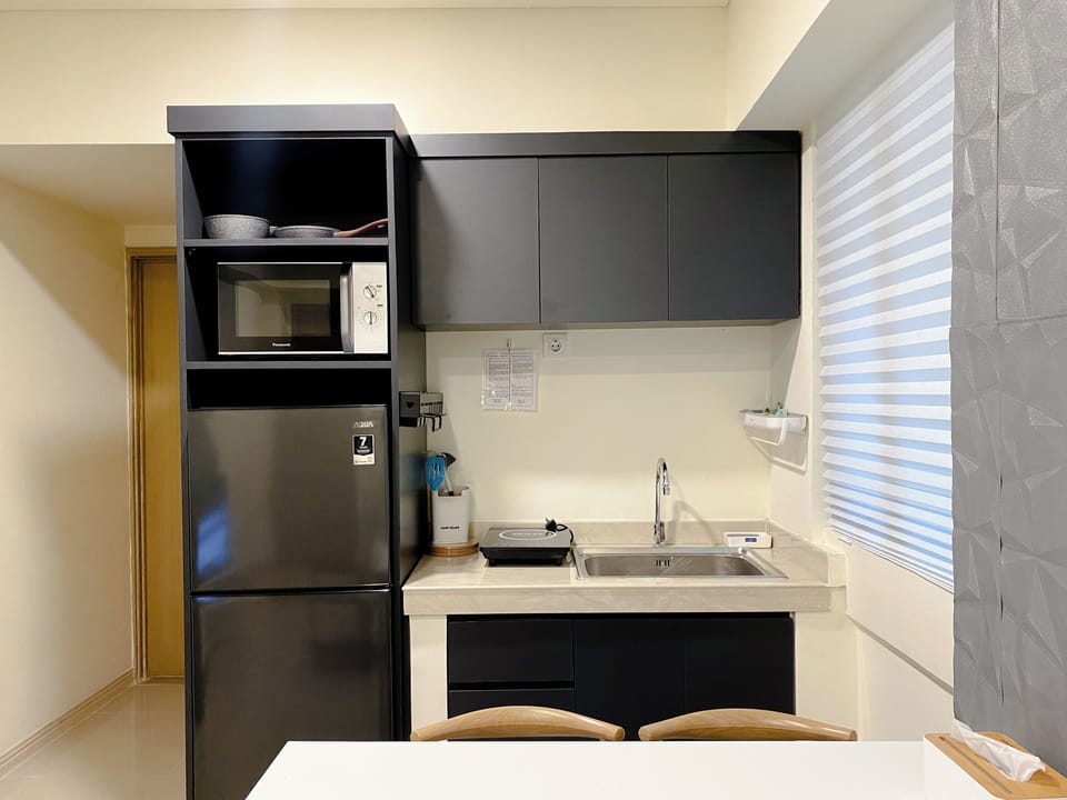 Apartment | Private kitchen | Fridge, stovetop, electric kettle