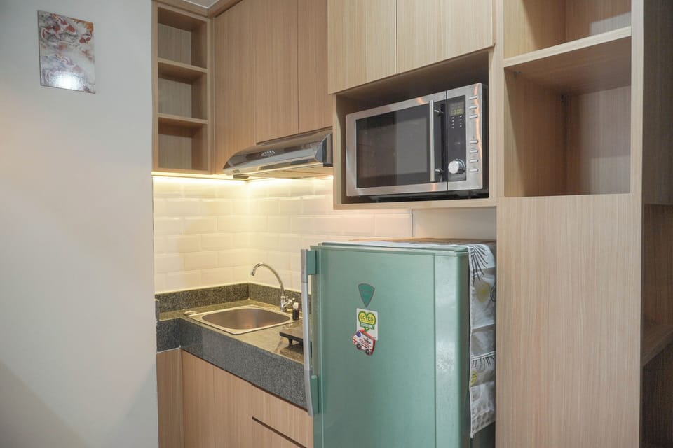 Apartment | Private kitchen | Fridge, stovetop, electric kettle, rice cooker