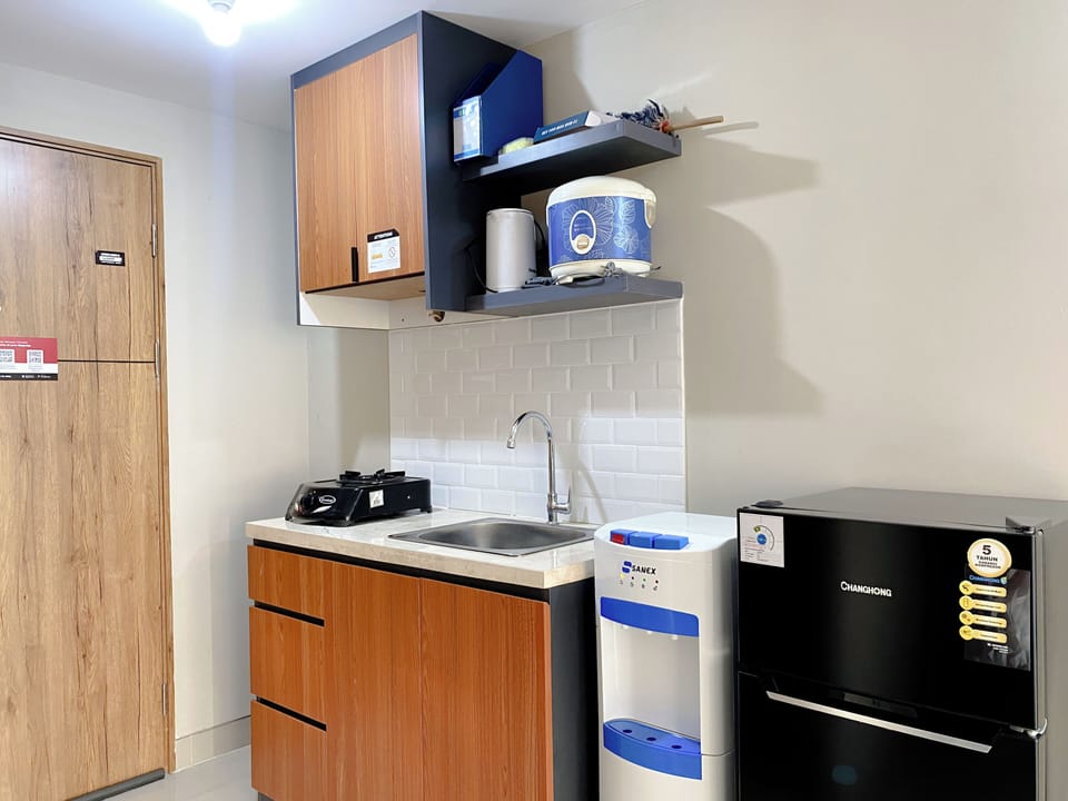 Studio | Private kitchen | Fridge, stovetop, electric kettle, rice cooker