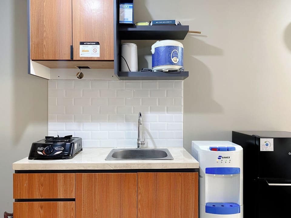Studio | Private kitchen | Fridge, stovetop, electric kettle, rice cooker