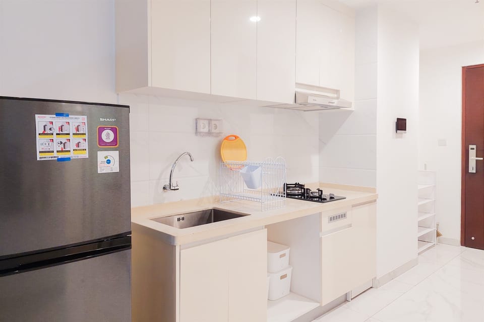 Apartment | Private kitchen | Fridge, stovetop, electric kettle, rice cooker