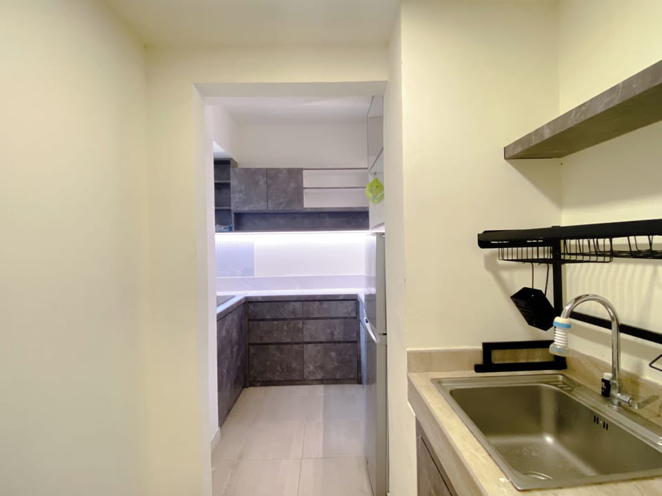 Apartment | Private kitchen | Fridge, stovetop, rice cooker