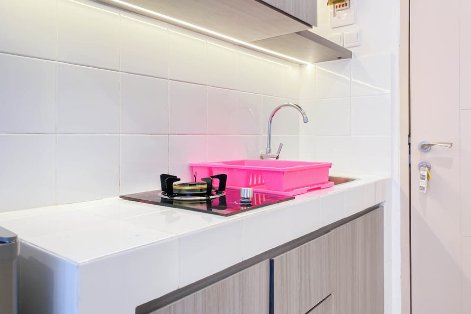 Studio | Private kitchen | Fridge, stovetop, electric kettle, rice cooker