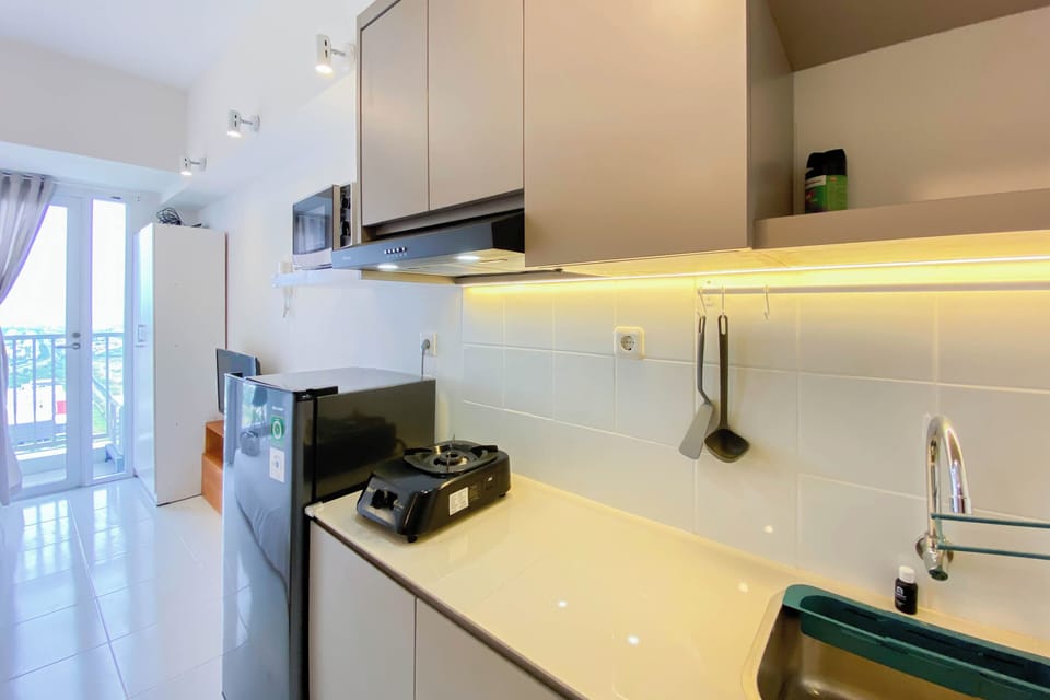 Studio | Private kitchen | Fridge, stovetop, electric kettle, rice cooker