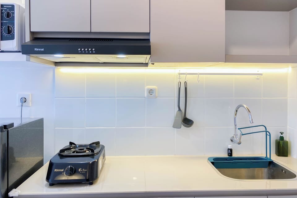 Studio | Private kitchen | Fridge, stovetop, electric kettle, rice cooker