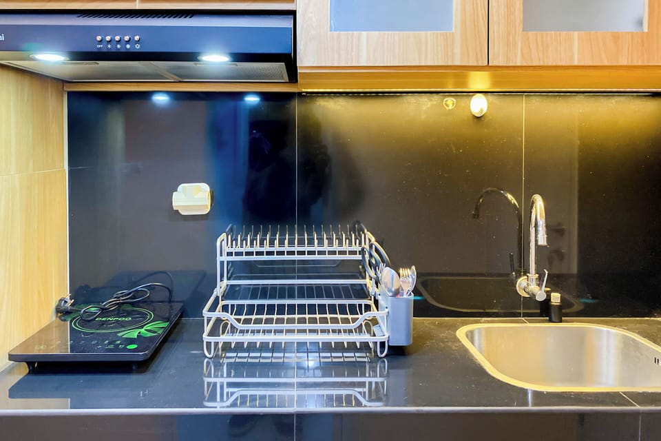 Studio | Private kitchen | Fridge, stovetop, electric kettle, rice cooker