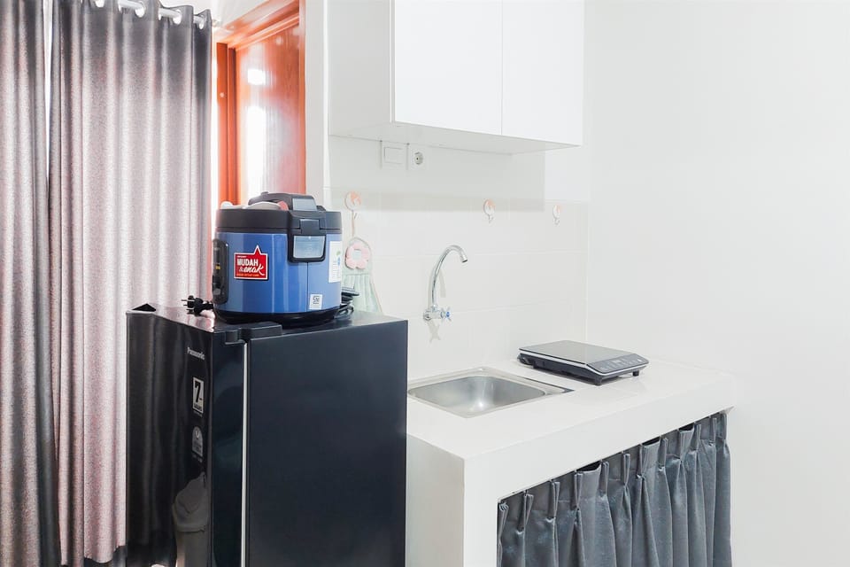 Apartment | Private kitchen | Fridge, stovetop, electric kettle, rice cooker