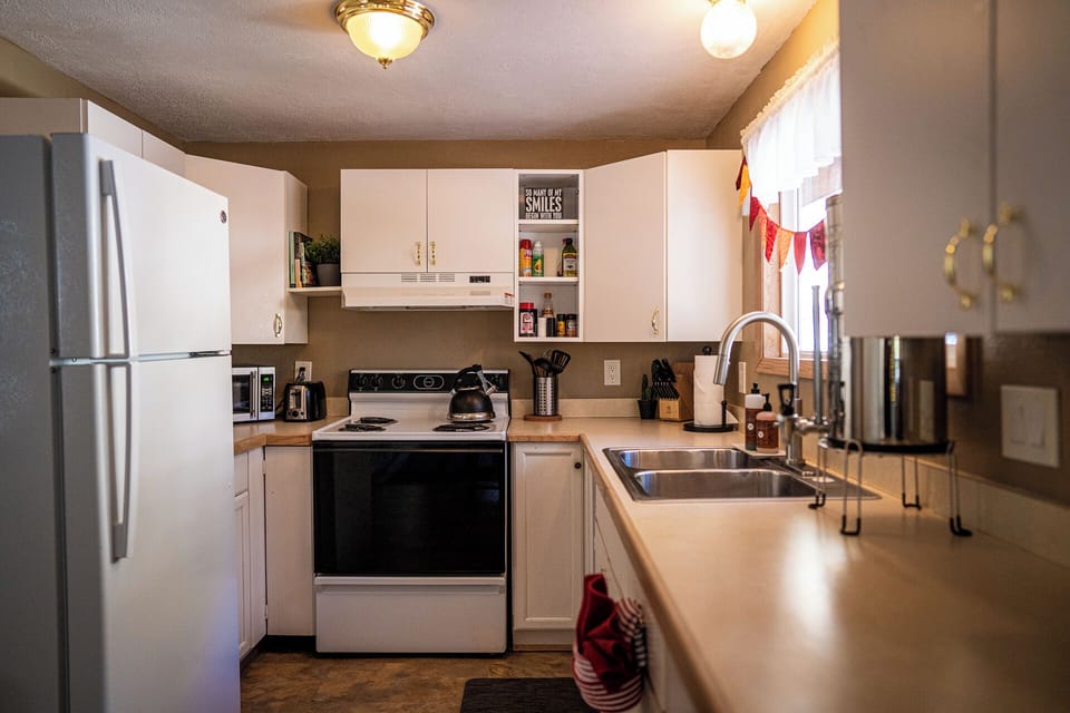 Full kitchen to make your meals at the cabin.