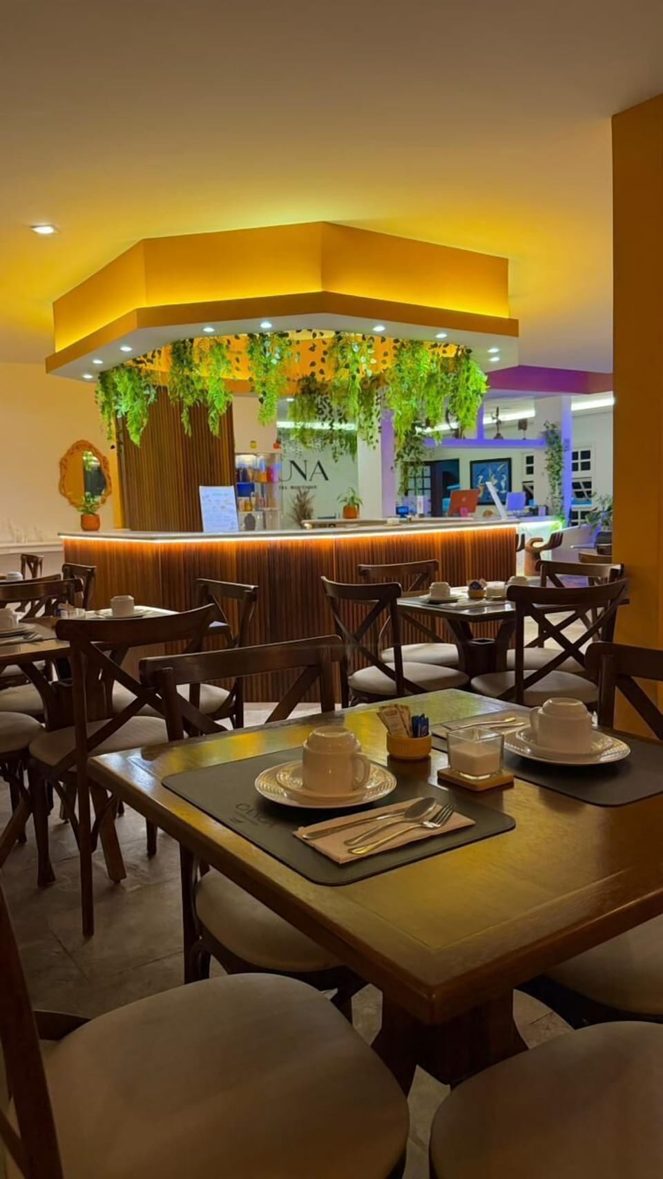 Free daily English breakfast