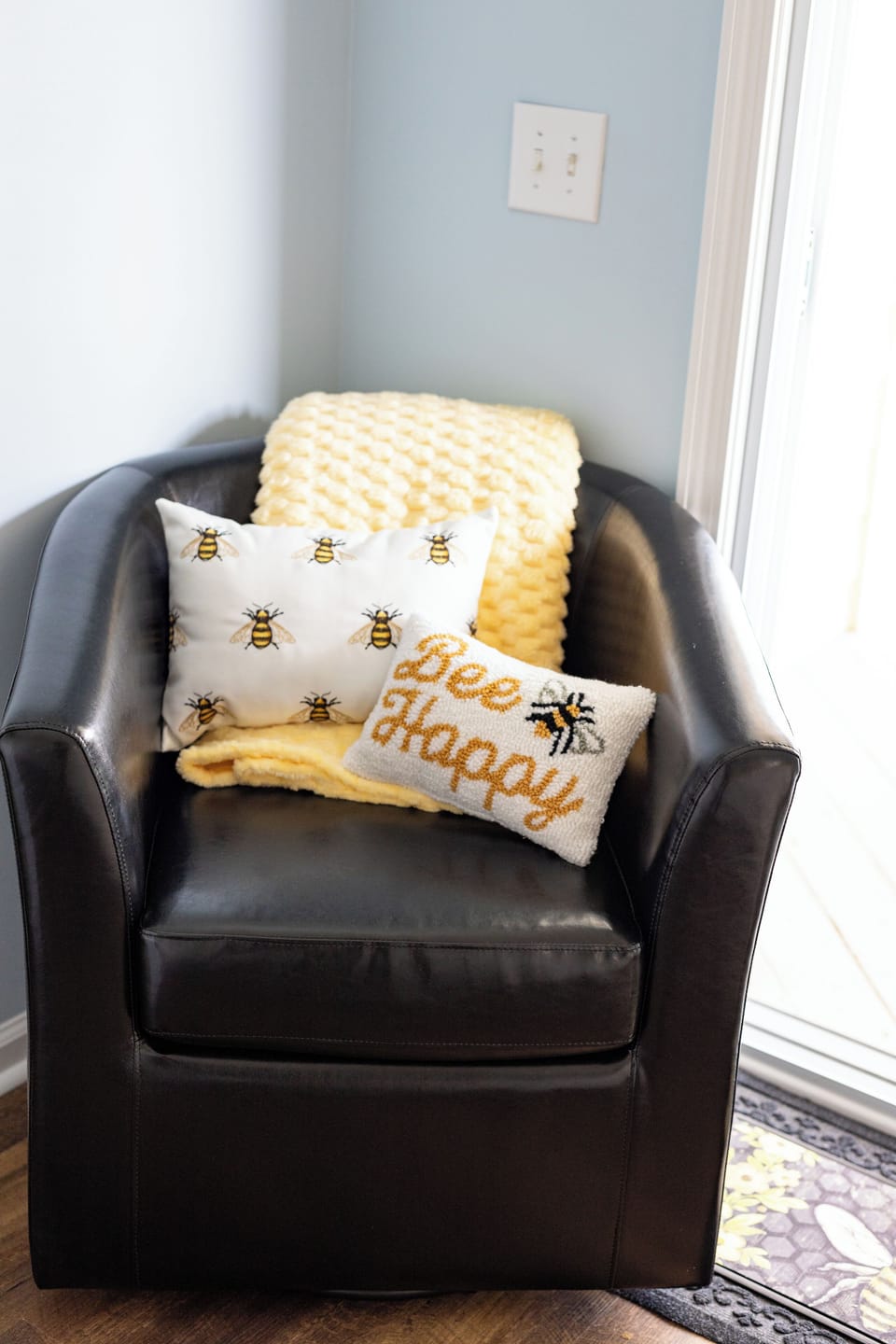 Yellow honeybee room main floor 