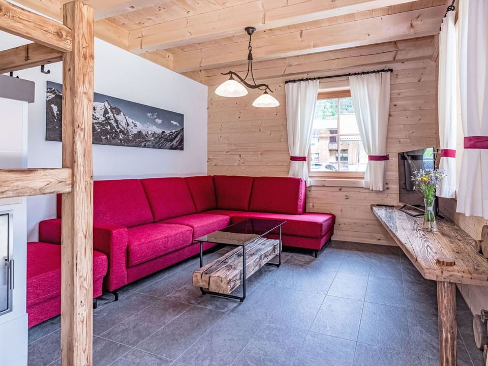 Couch, Furniture, Property, Table, Window, Interior Design, Floor, Wood, Studio Couch, Living Room
