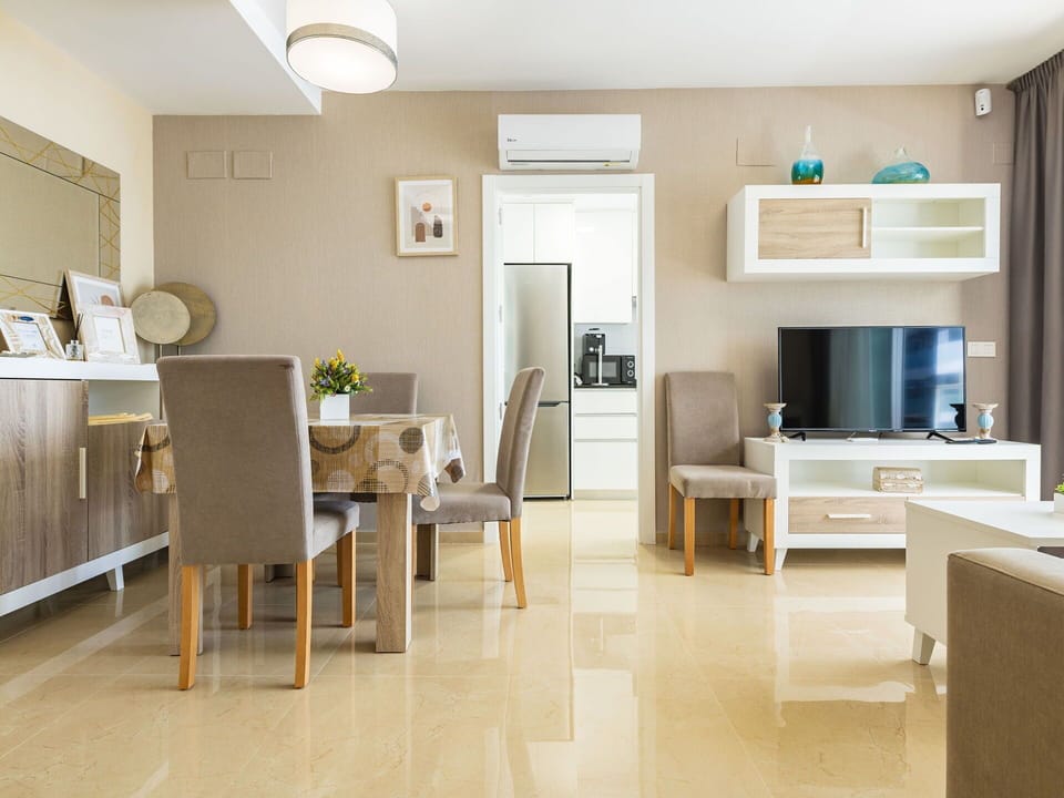 Table, Furniture, Property, Chair, Wood, Interior Design, Picture Frame, Shelf, Flooring, Floor