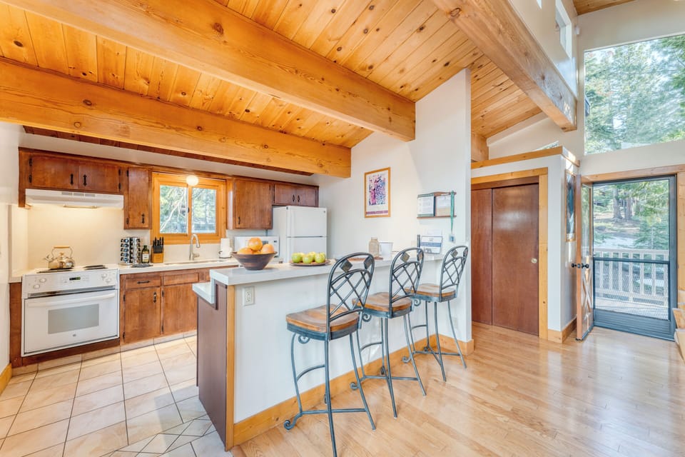 With a fully equipped kitchen. 