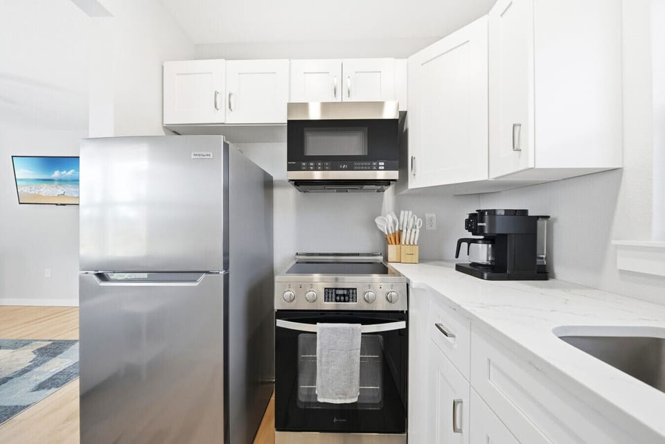 Cookware, dishware, silverware all included