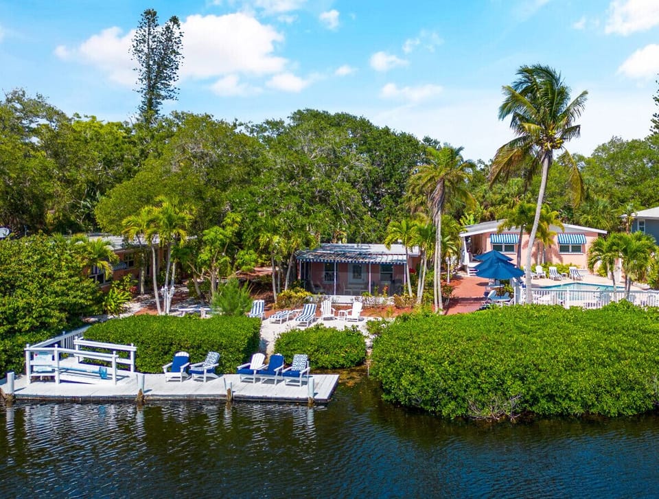Resort`s private dock on Heron Lagoon