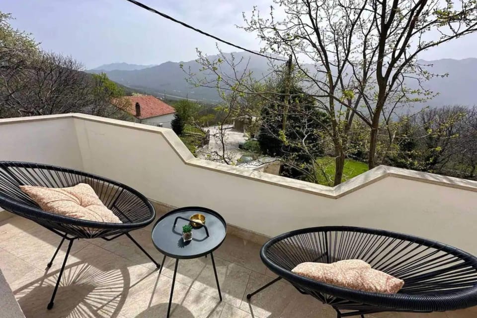 Apartment (Two Bedroom Apartment with Terrace an) | Balcony