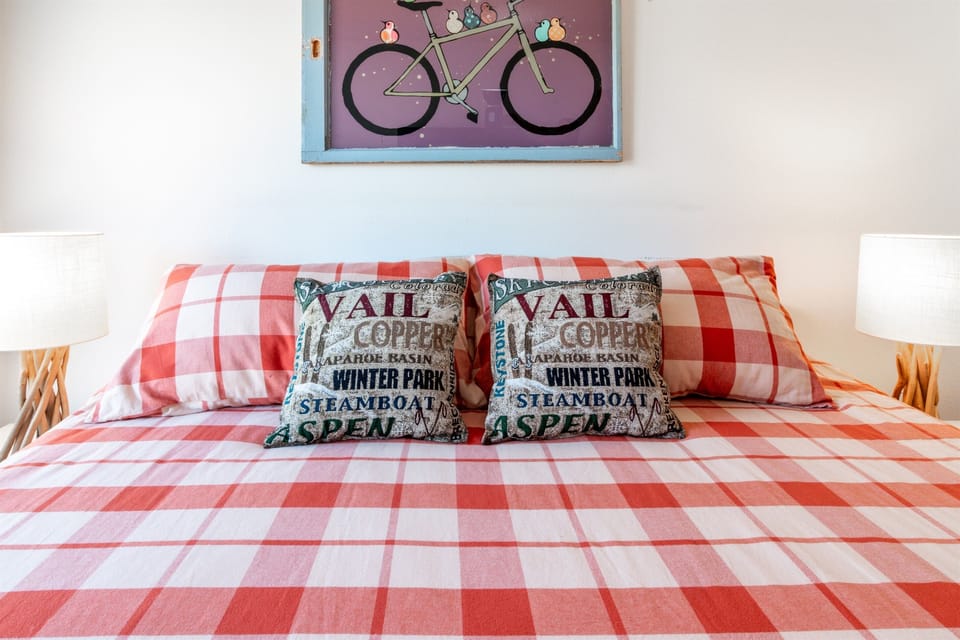 Main Bedroom - King Bed
