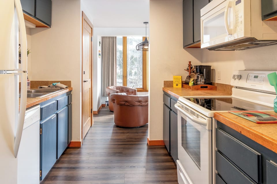 Full Kitchen