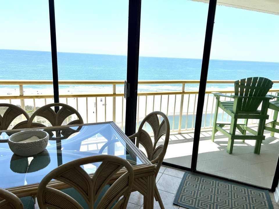 Oceanfront Dining for Six