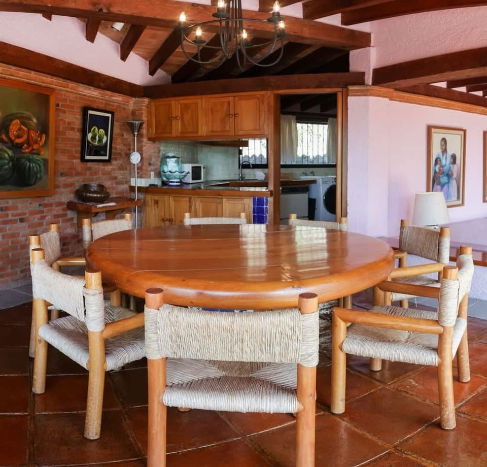 Here you can enjoy a meal with good conversation with your group