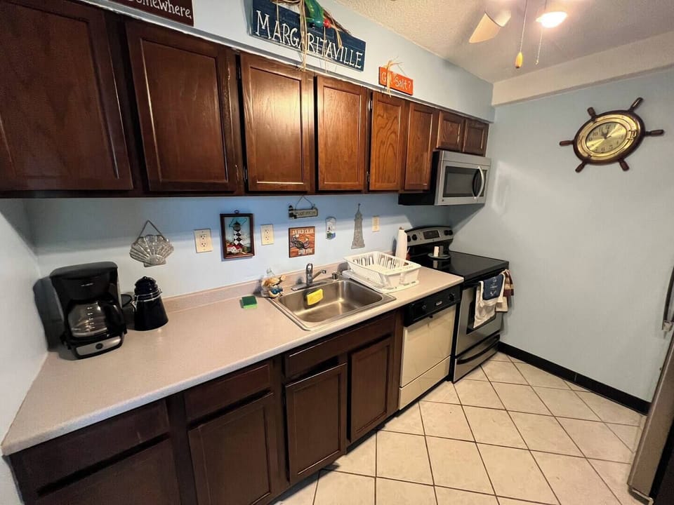 Large galley Kitchen 3
