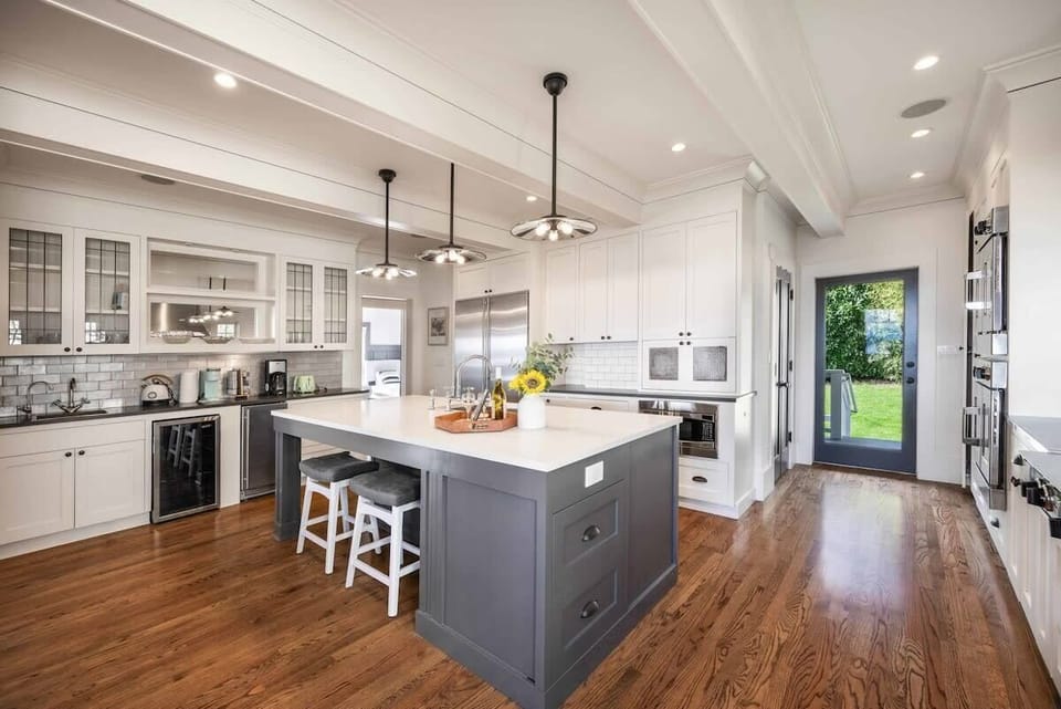 Prepare family meal easily with the huge countertop