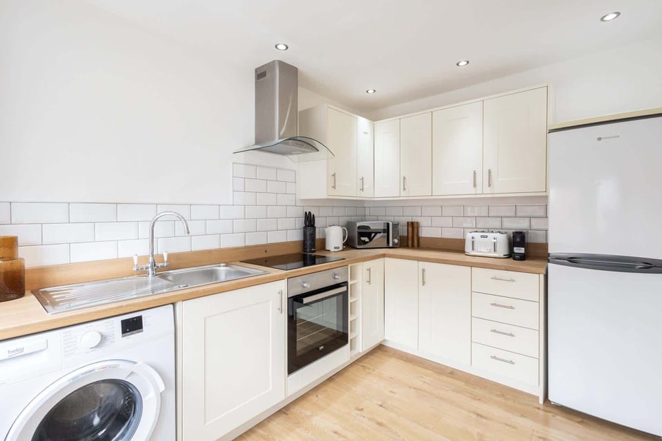 Milbanke House, Seaham - Host & Stay