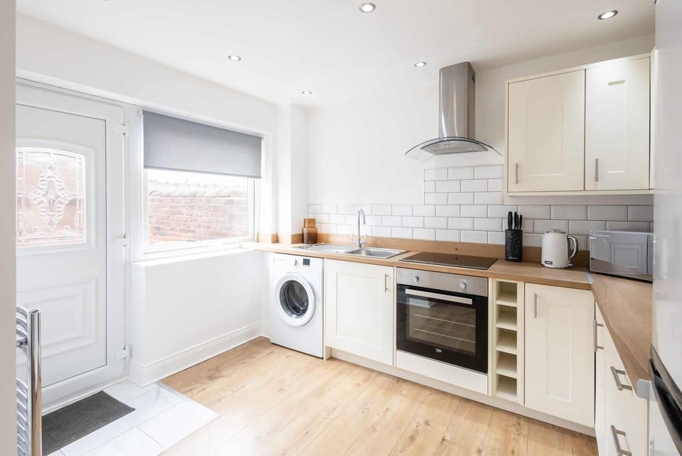 Milbanke House, Seaham - Host & Stay