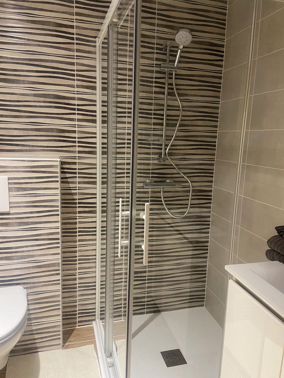 Deluxe Room | Bathroom