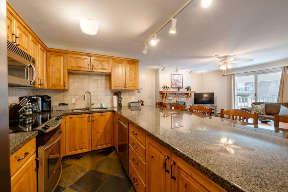 Spacious and family-friendly full-sized kitchen