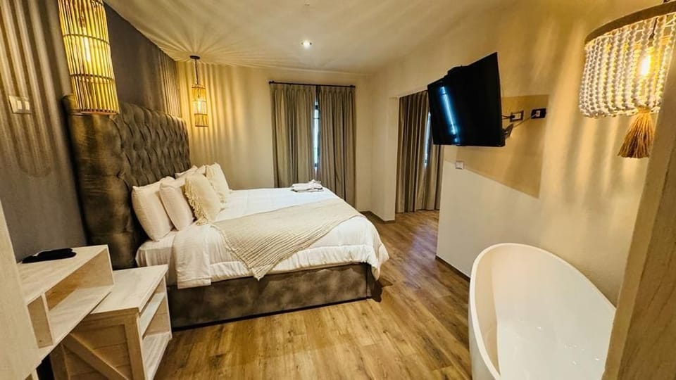 Deluxe Room | Premium bedding, free WiFi, bed sheets