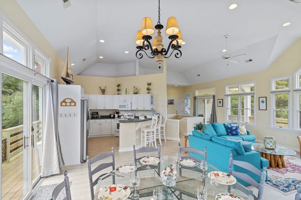 Top Level Dining Area