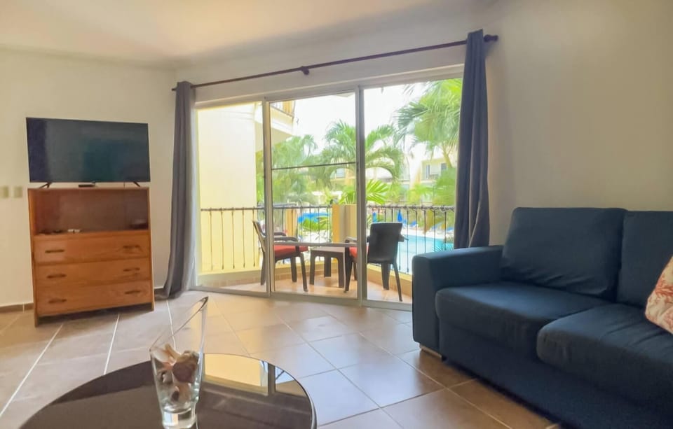 Apartment, 2 Bedrooms, Balcony, Garden View | Living area