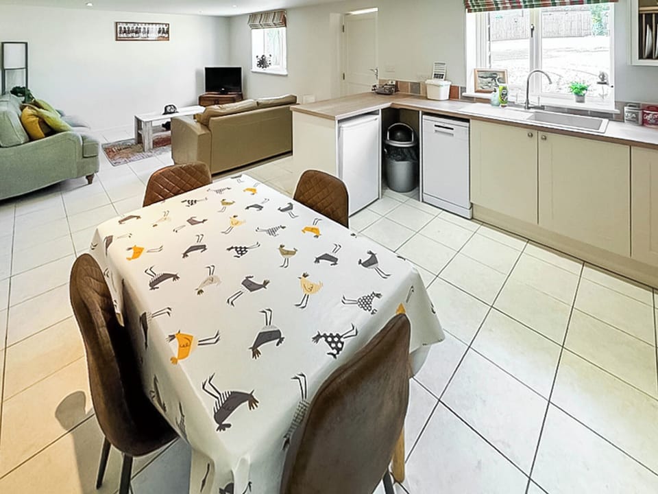 Open plan living space | Lily Pad 5 - Lily Pad Cottages, Nassington, near Stamford