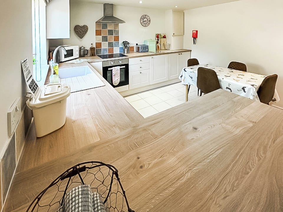 Open plan living space | Lily Pad 5 - Lily Pad Cottages, Nassington, near Stamford